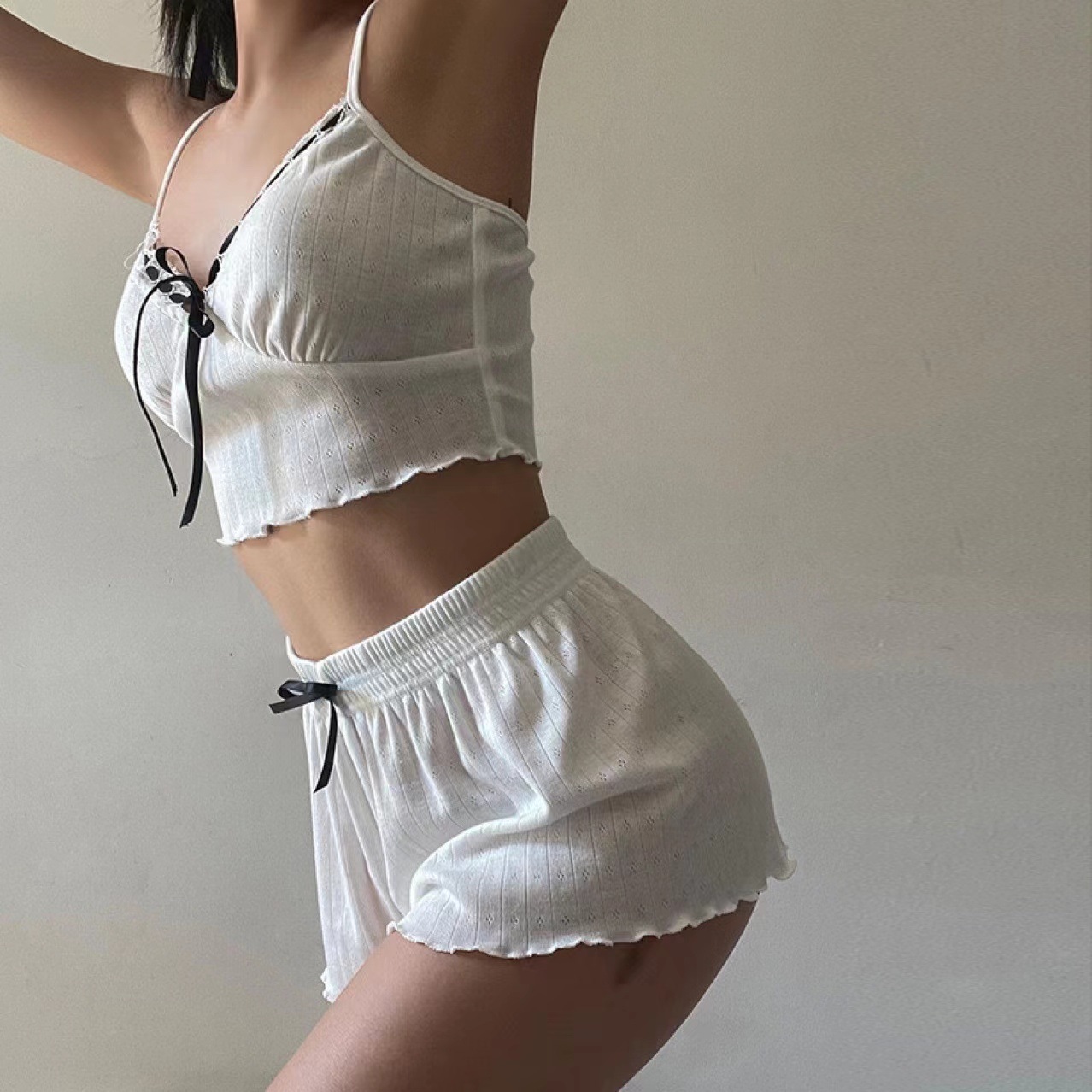 La sensación de verano de la niña pura desearía el viento trenzado de arco de acoplamiento de color empalmado en el hogar string pantalones cortos casuales al por mayor