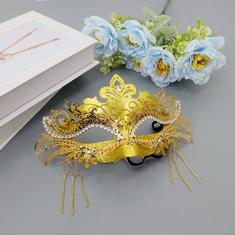 Transfronterizo especial con diamantes frangulares, máscaras de mitad de cara, fiesta de Halloween, accesorios de hierro forjado de alta calidad.