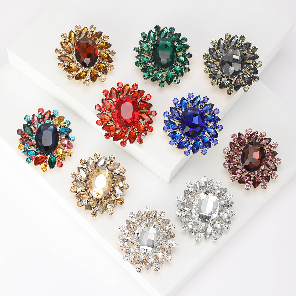 30g Weight Glass Inlay Material Brooches Classification Holiday Occasion Alloy Material Flower Pattern Women's Gender Inlay Design Simple Style Style Simple Style Pin Flower Alloy Inlay Glass Women's Brooches 无