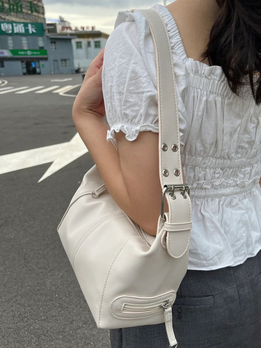 Niche design high-end motorcycle bag y2k sweet cool European and American hot girl belt armpit bag single shoulder crossbody bag trendy