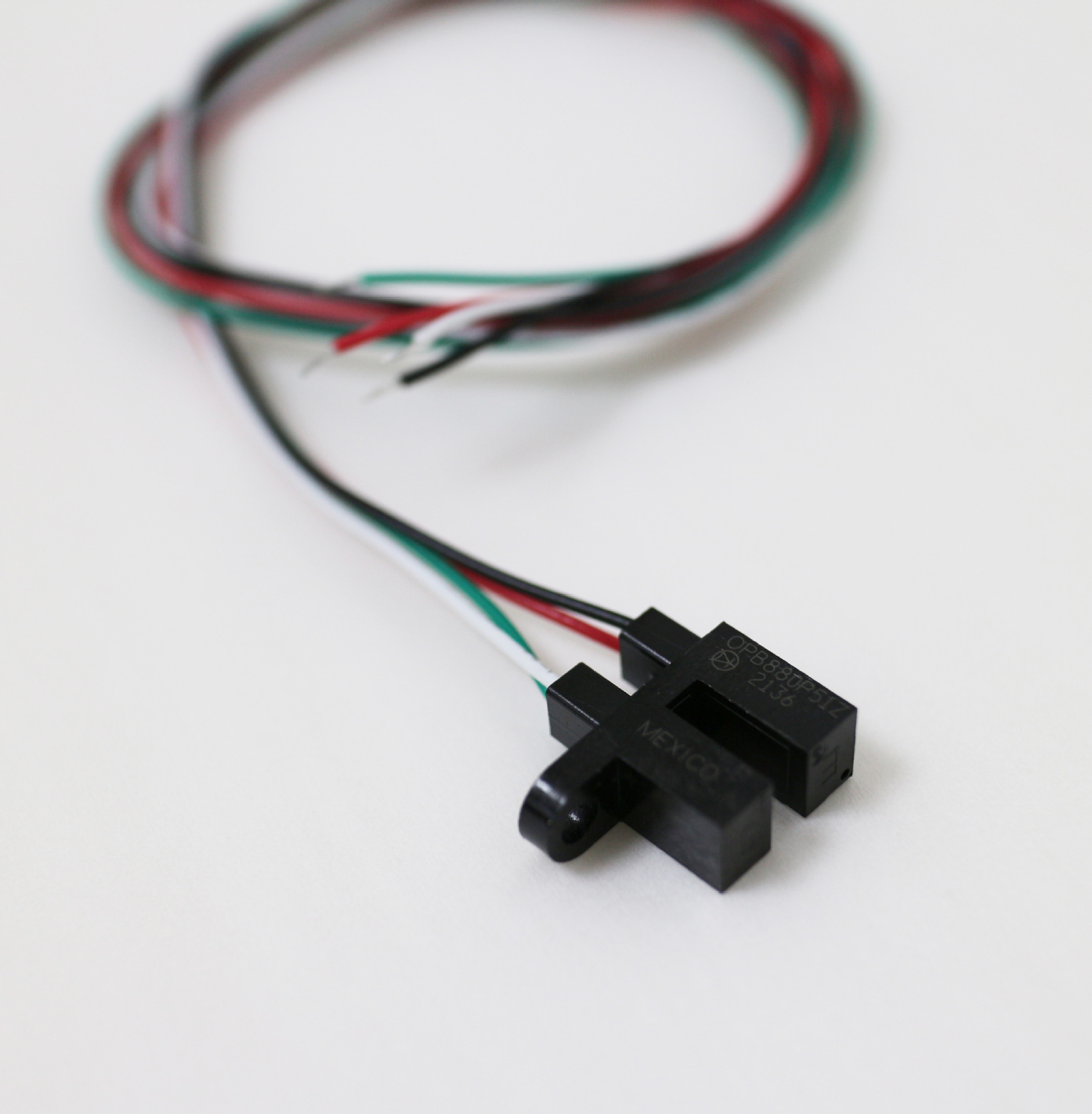 供应OPB880P51Z光电传感器|OPB880P51Z槽型光电开关|深圳现货