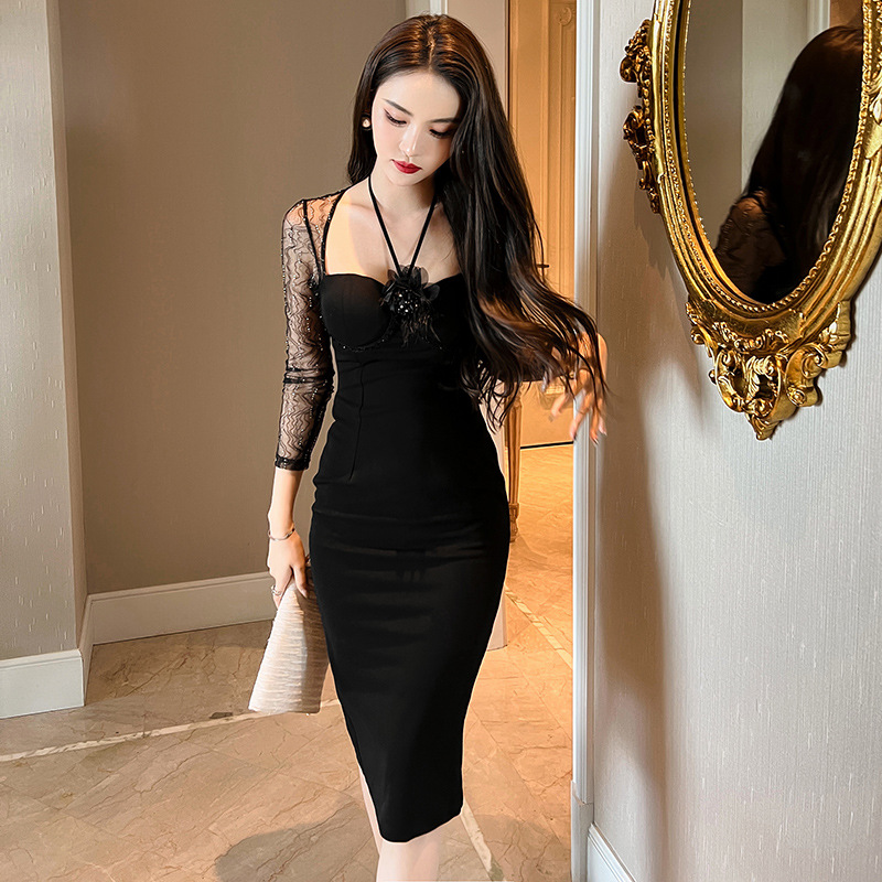 Đầm dài dáng ôm cổ halter phối lưới phong cách quý tộc — Màu đen