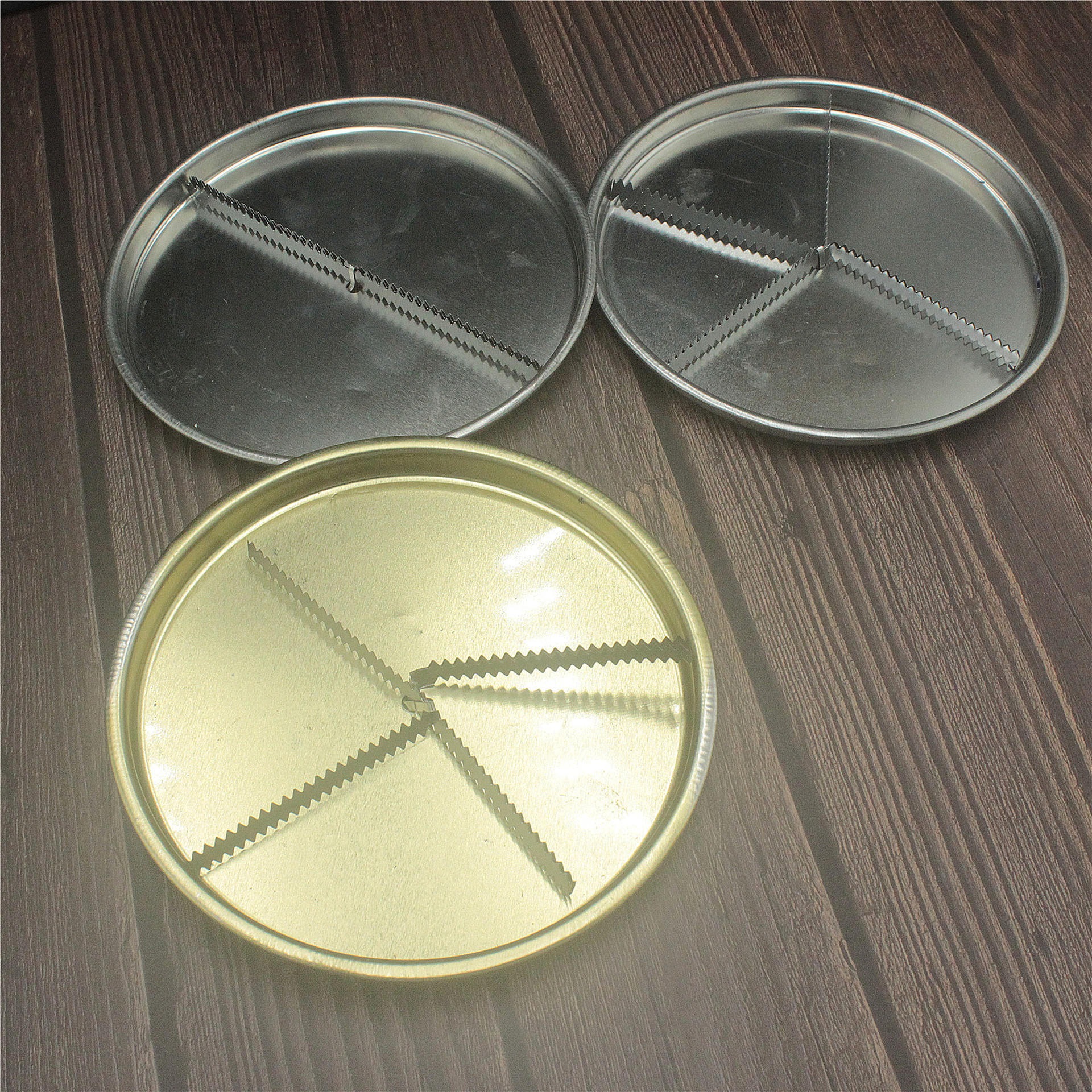 Sawtooth mosquito coils Mosquito Block Fireproof grid mosquito-repellent incense Tray Iron Mosquito Box mosquito-repellent incense Bracket wholesale