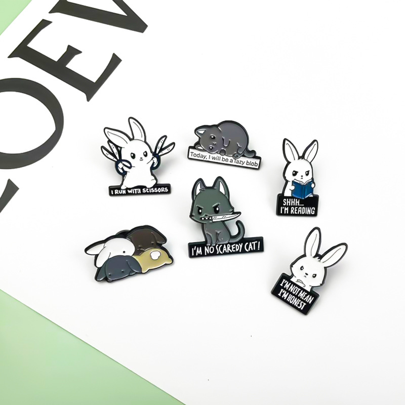 Broche de dibujos animados transfronterizos joyería ins accesorios de ropa alfileres de aleación animal lindo metal todo fósforo insignia decorativa