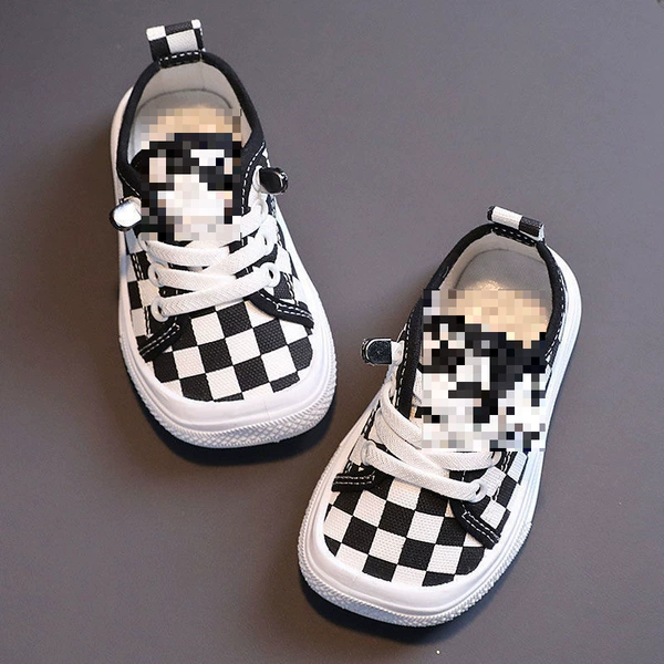 302 black and white grid