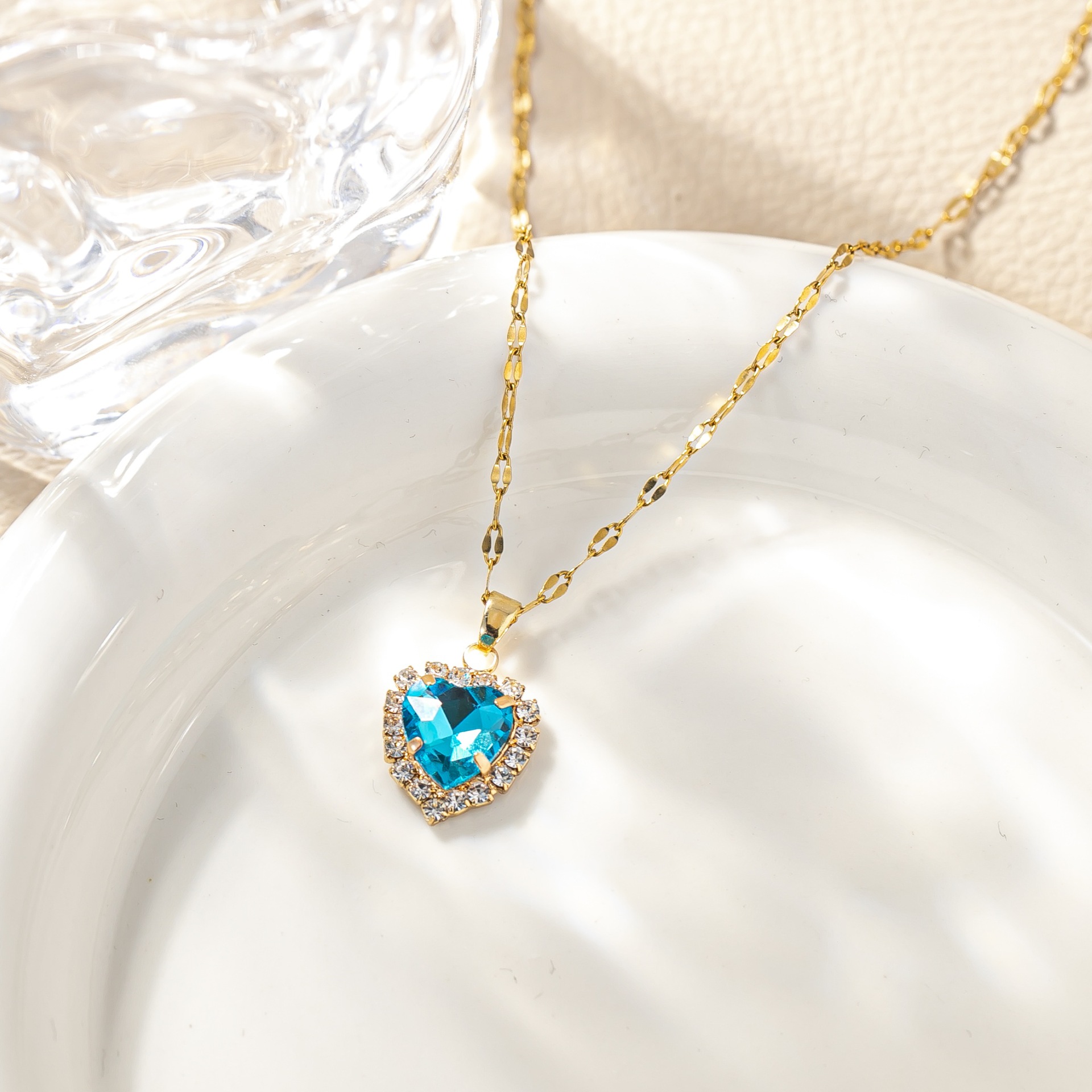 6g Weight Titanium Steel Pendant Material Zircon Inlay Material Pendant Necklace Classification Titanium Steel Chain Material 1 Piece Quantity Casual Occasion Titanium Steel Material Heart Shape Pattern Women's Gender Plating Design Simple Style Style Titanium Steel Simple Style Plating Heart Shape Zircon Pendant Necklace 10