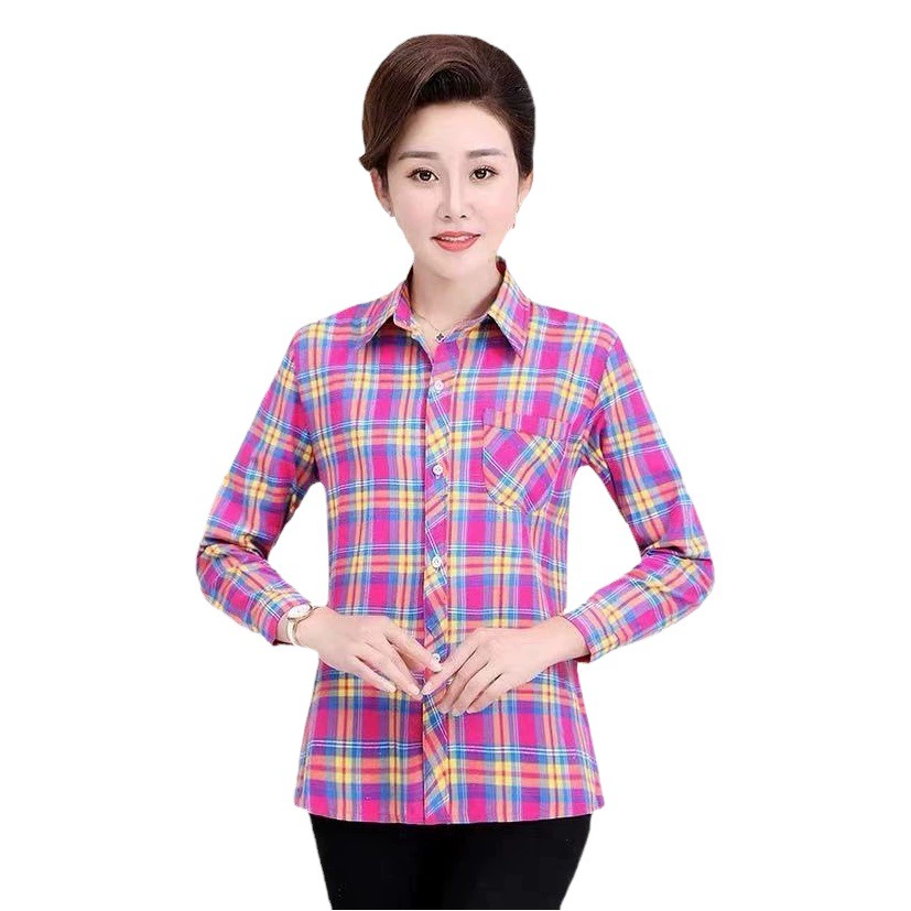 Весенняя коллекция 2026: женская рубашка в клетку из полиэстера и хлопка с принтом и карманами для женщин среднего и старшего возраста, популярный элемент уличной моды.