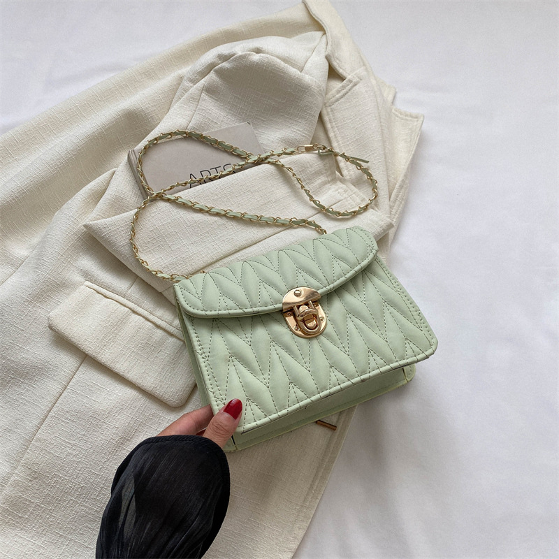 Este año de moda elegante diamante bordado cadena pequeña bolsa para las mujeres 2023 otoño temprano nuevo estilo coreano mensajero bolsa moda