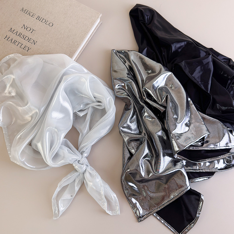 American Retro Sexy Silver Baotou Headscarf for Women, Sweet and Cool Stylish, Versatile Y2K High-End Hip-Hop Street Dance Square Scarf