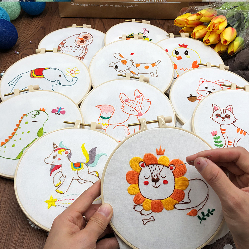 Diseño de dibujos animados para niños animales bordados DIY Kit de bordado manual principiantes bordado 3D muestra de diseño de tela Kit ahora
