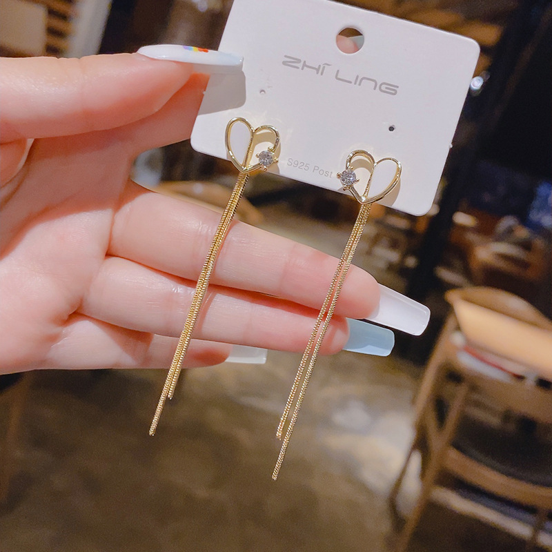 4DE2720EAA03309BB4E69758DFFC32