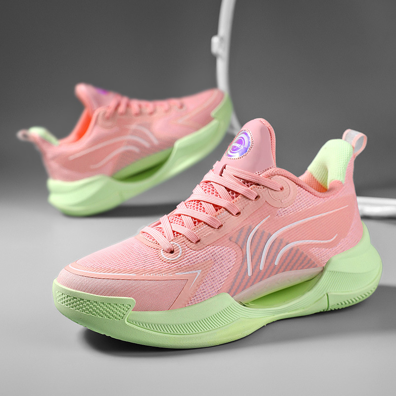 Zapatos de baloncesto para hombres 2025 nuevos zapatos bajos para hombres ligeros transpirables casuales suaves zapatos deportivos profesionales de combate de primer año blanco