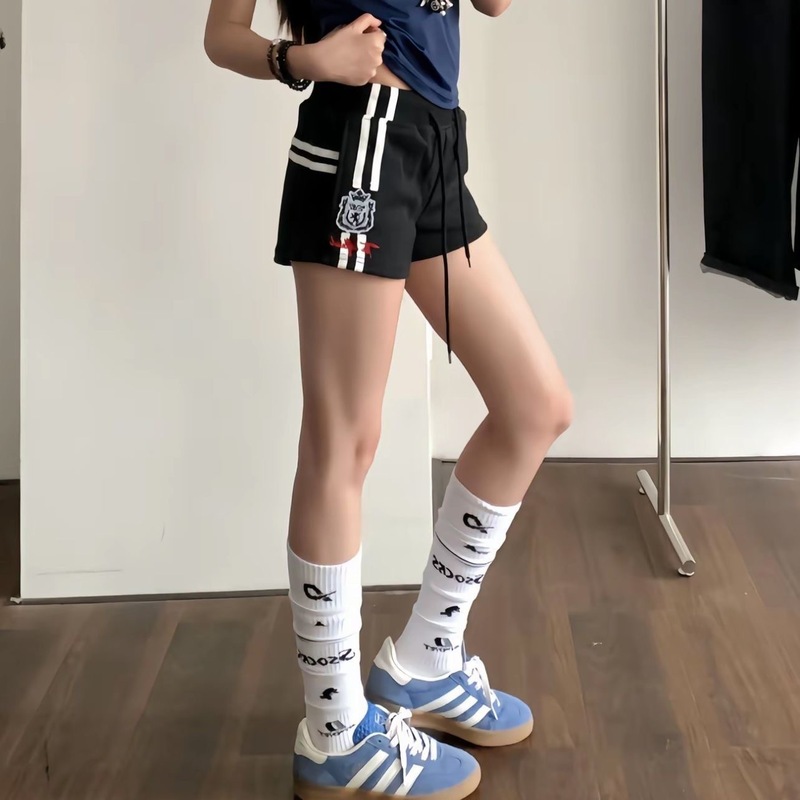 アメリカンメダルストライプカジュアルウェビングスポーツショーツ女性の夏の新しい韓国スタイル甘くてクールなストレートレングスホットパンツ七分パンツ|undefined