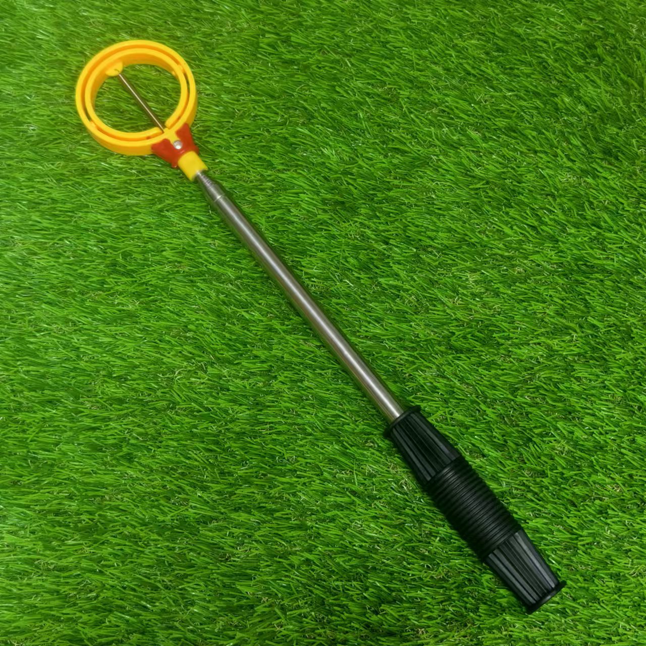 빨간색 버클 포함