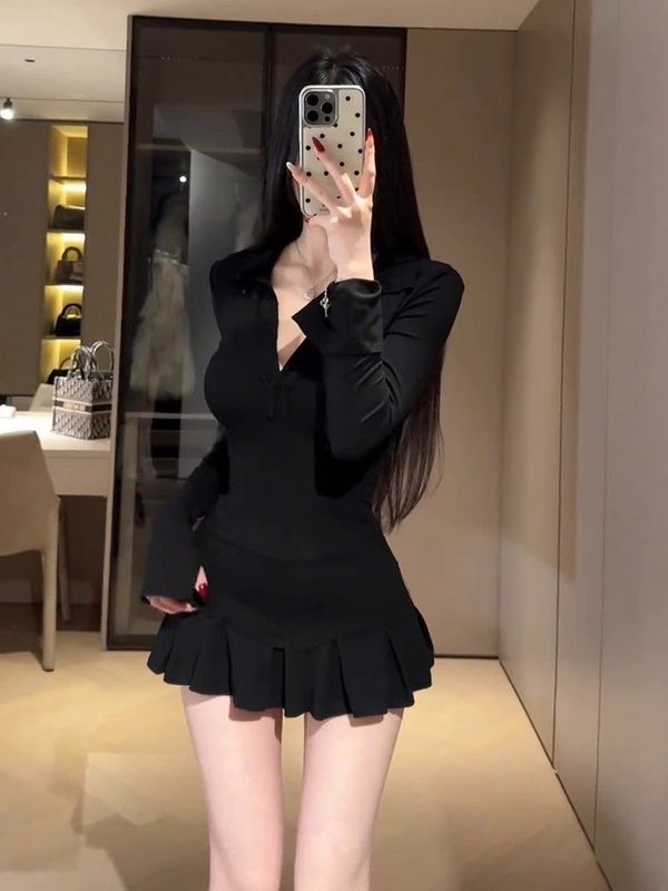 辣妹纯欲深V领长袖t恤女polo领收腰显瘦上衣高腰百褶裙裤两件套秋|undefined