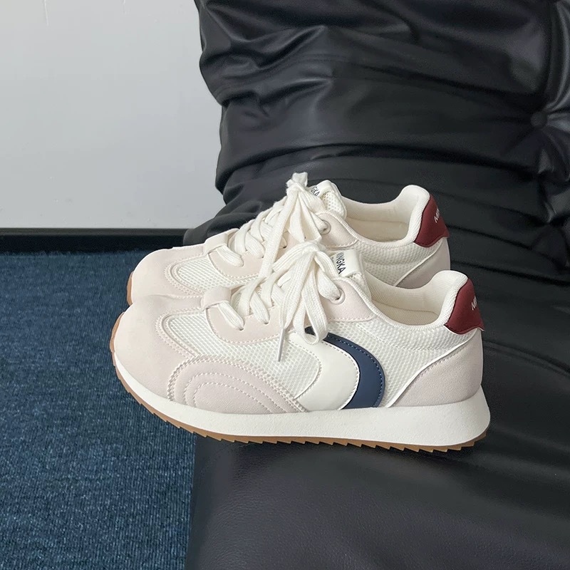 2025 nuevos zapatos deportivos de capacitación deportiva ligera con suela gruesa y casuales para mujeres versátiles verano y otoño malla transpirable simple zapatos Agan