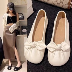 女性用の優しいシングルシューズ、女性用の平底の柔らかい底のリボンシューズ、女性用の浅い口のスリッポンビーニーシューズ、通勤用の疲れにくい女性用シューズ