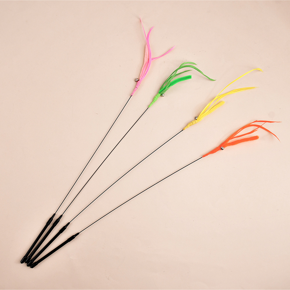 Fabricante de color cola de perro forma de hierba alambre de acero divertido palo de gato con campana gato gato para aliviar el aburrimiento jugando juguete interactivo para gato