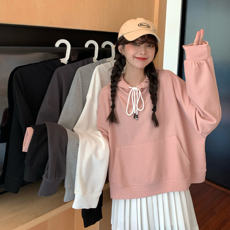 Kurze Kapuzenpulloverjacke – Stylischer Look