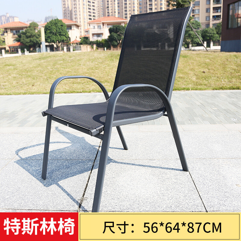 Taburetes al aire libre, sillas, mesas y sillas, balcón, patio, café, té, leche, comidas en el interior