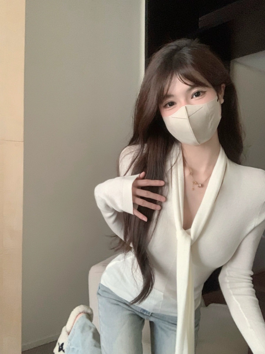 インナーウェア 純粋な魅力系Vネックニットセーター レディース 2025秋冬新作 スリムフィットセーター 学生トップス インスタ映え