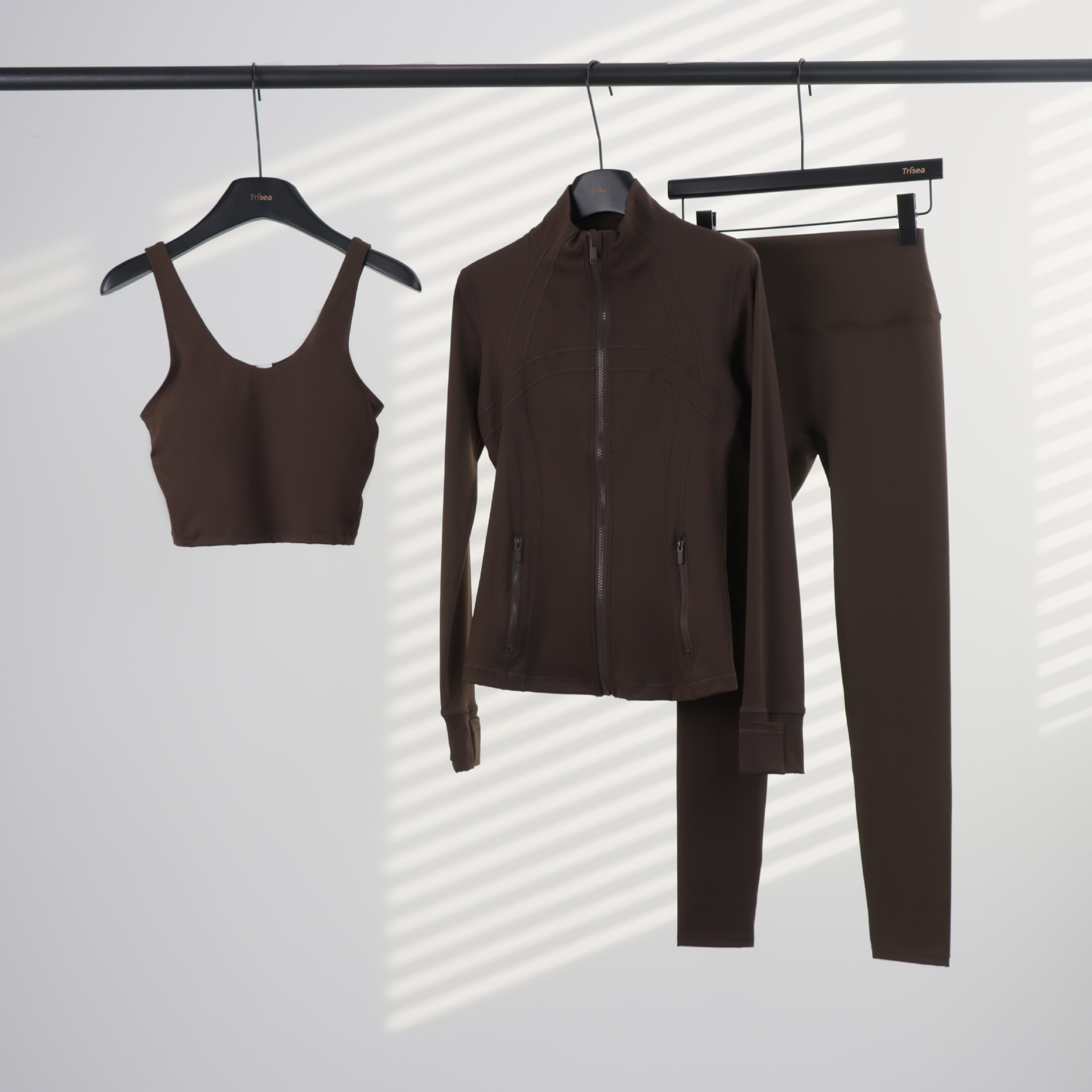 Conjunto de yoga LULU de tres piezas: chaqueta, camiseta sin mangas con cuello en U y leggings de cintura alta para mujer.