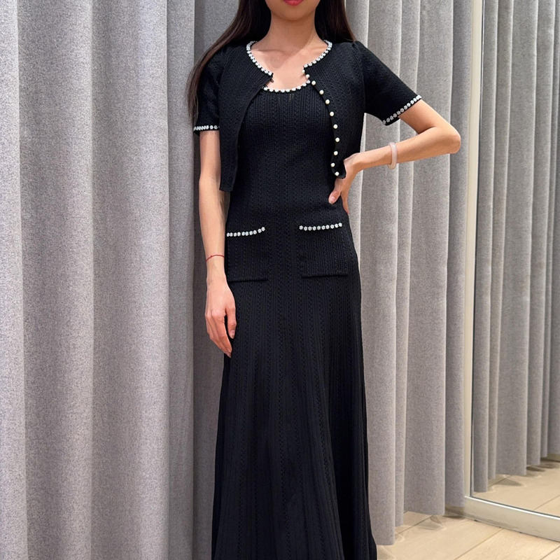 S Brand 2025 Spring/Summer Elegant Style Long Dress with Beaded Floral Trim + Round Neck Faux Pearl Button Set S Brand 2025 Spring/Summer Elegant Style Long Dress with Beaded Floral Trim + Round Neck Faux Pearl Button Set