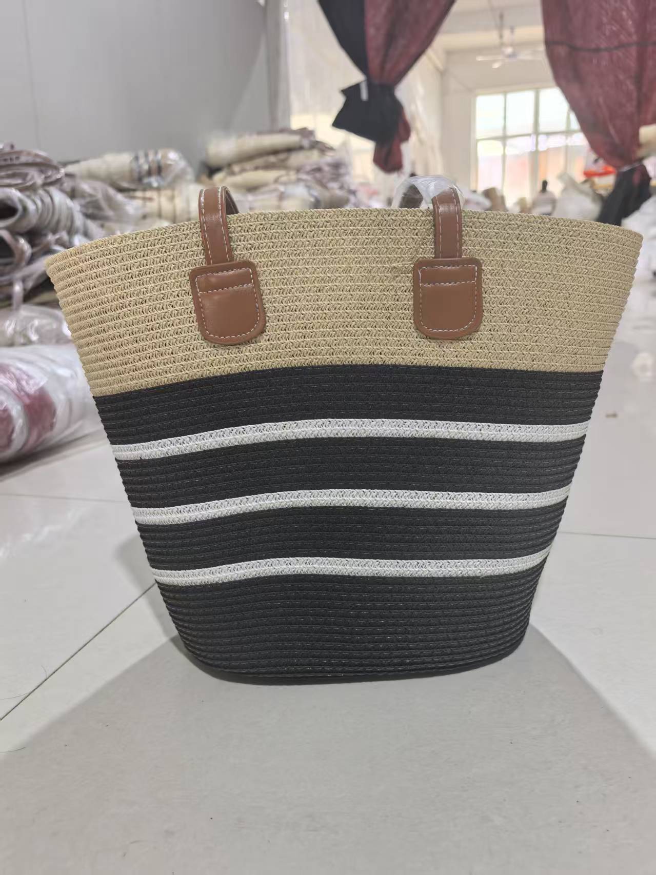 Bolso de paja con rayas y colores, bolso especial con sentido avanzado de desplazamiento, bolso de regalo práctico para vacaciones junto al mar, bolso de hombro femenino