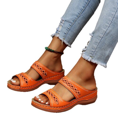 Plus-size outdoor slippers for women: retro, non-slip, round-toe wedge heels with a comfortable flip-flop design