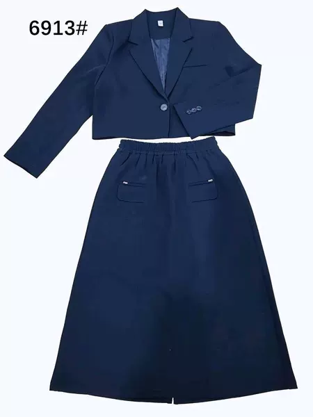 Navy blue 6913