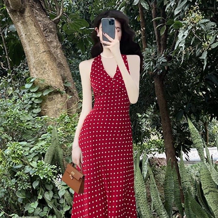 红色波点挂脖吊带连衣裙女夏多巴胺新疆旅游绝美海边度假沙滩长裙|undefined