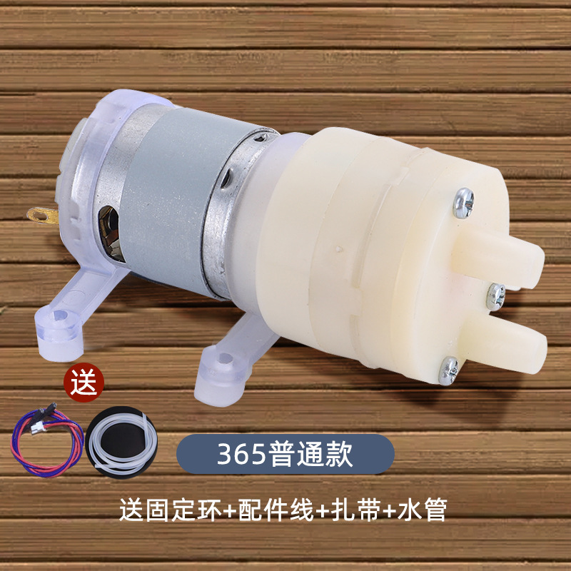 お茶のバーの機械はポンプのお茶を引き出して電気の湯沸かし器を備えます。|undefined