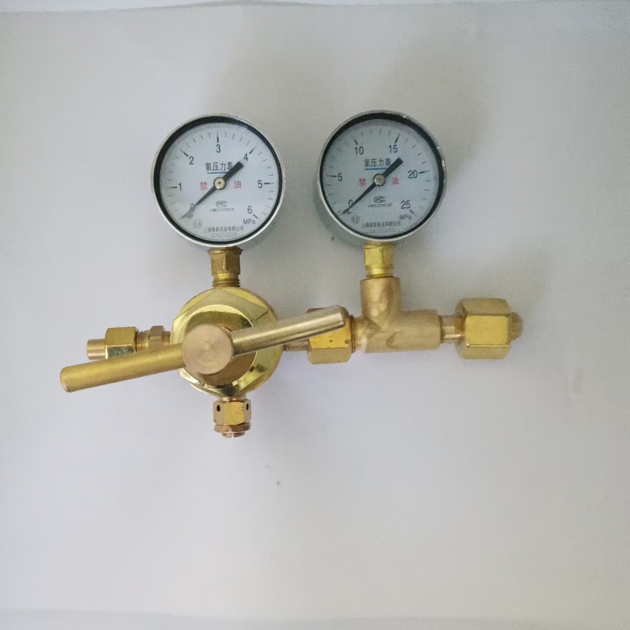 厂家上海维耀减压器YQY-370全铜减压阀压力表装6*25MPa