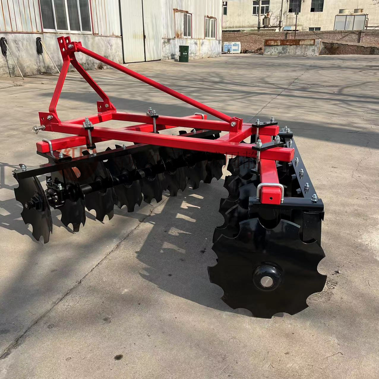 红日小型圆盘耙   轻型圆盘耙   圆盘耙   出口圆盘轻耙