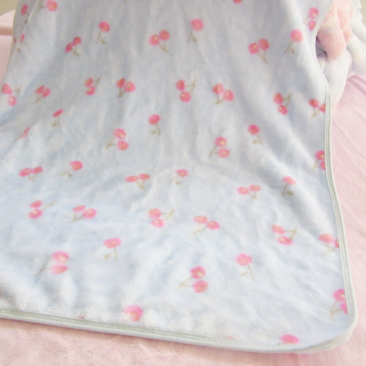Double-sided flannel duvet, cartoon cloak