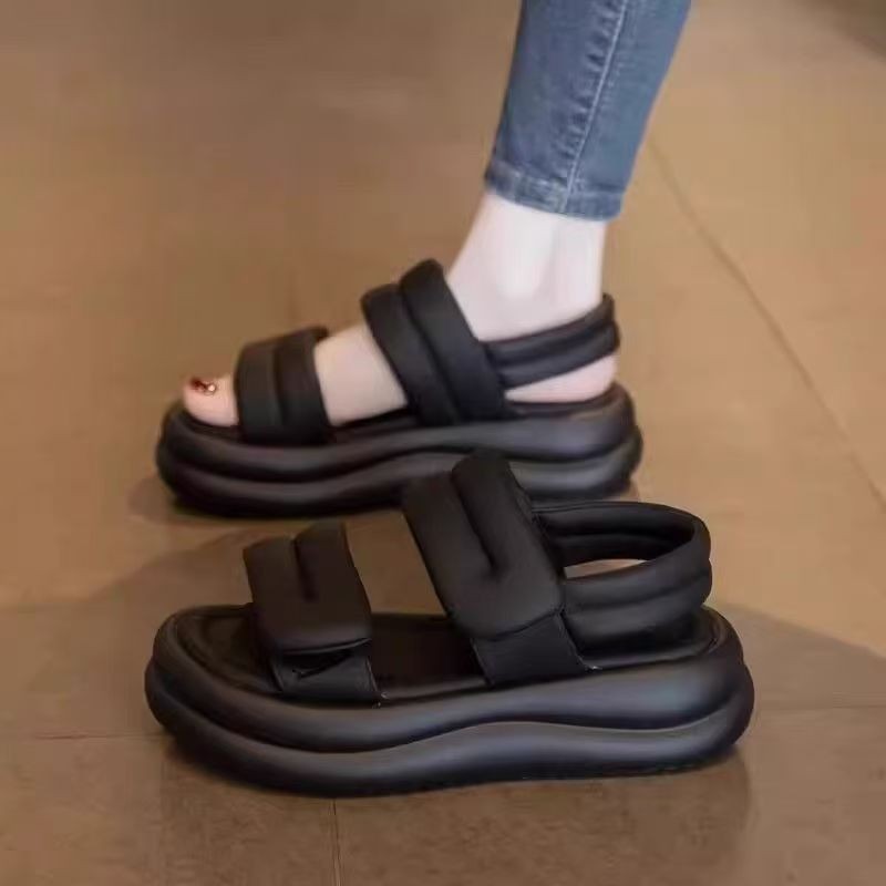 Sandallas deportivas para mujeres 2026 nuevo verano popularidad en línea Velcro con suela gruesa casual versátil zapatos de playa suaves