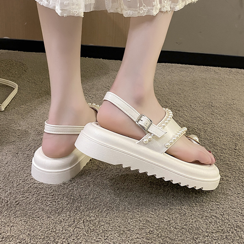 Kleine Duftende Wind Dicke Sohle für frauen 2024 Sommer Neue Mode Perle Schmuck Strand Schuhe Abdeckung Zehe Nach Außen tragen_voghion.com