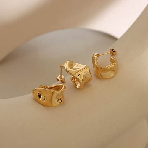 New European and American fashion simple ins style irregular C-shaped geometric earrings titanium steel gold-plated ear studs ear accessories 