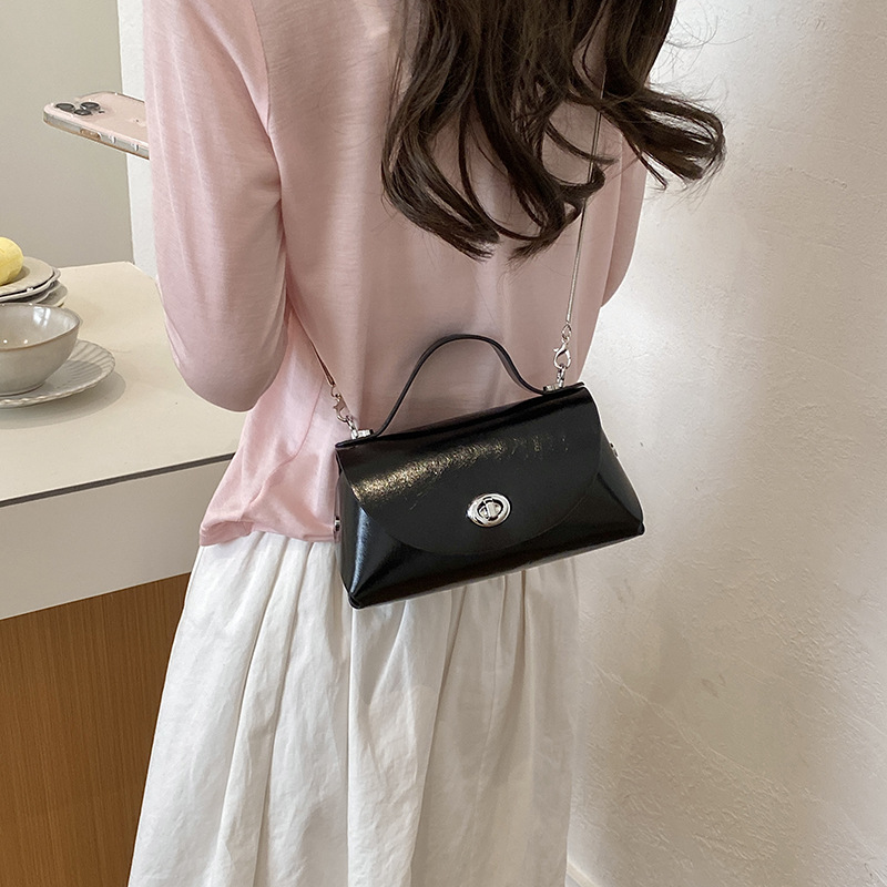 Bolsa de moda coreana para mujeres 2026 nuevo retro sensación cotidiana de viaje bolso portátil de diseño bolso casual image 3