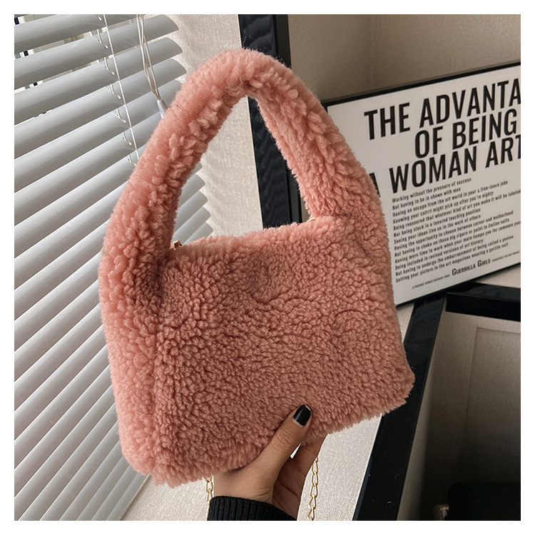 Pluche niche-ontwerp Dameskleurige crossbody Nieuwe herfst- en winterhandtas 2023 Chain pluchen tas_voghion.com