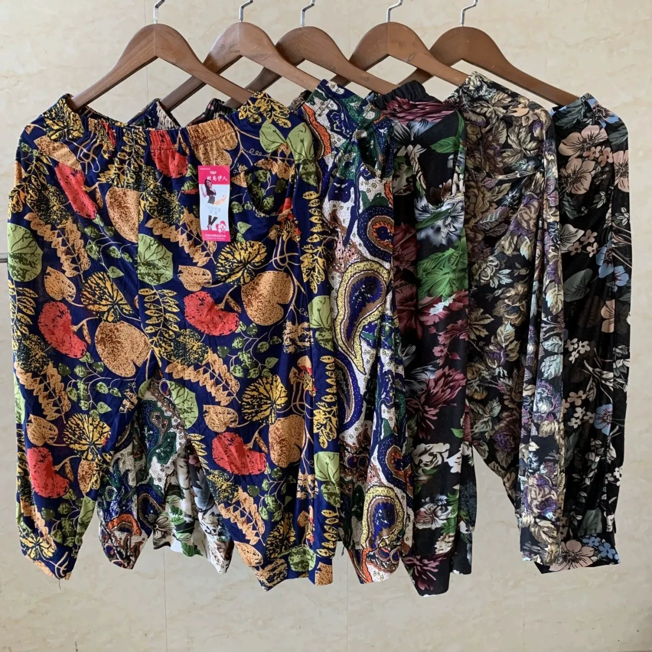 Новые летние женские шорты на улице Тонкие мамы среднего возраста летние брюки плюс размер тонкие бабушкины укороченные брюки