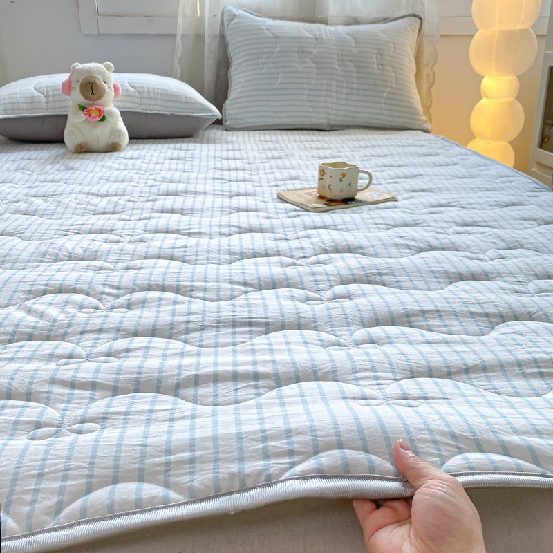 New Simple Stripesd Thin Mattress Washed Cotton Quilted Mattress Anti-Slip Mat Student Dormitory Single Bed Pad