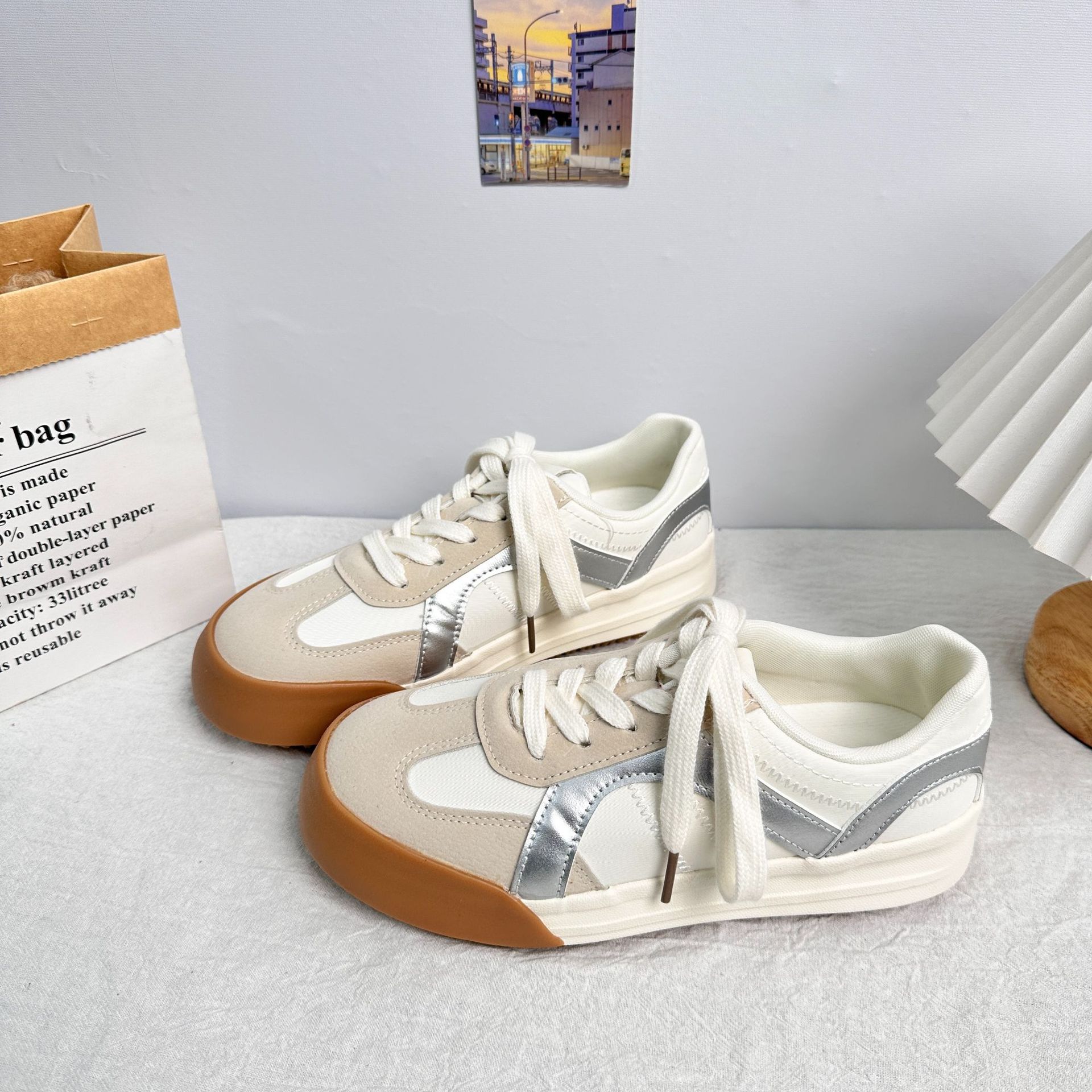 6644 retrógrado nicho de fondo grueso zapatos de entrenamiento de estilo alemán 2025 primavera nuevo lienzo de mujer zapatos deportivos elevados zapatos de skate
