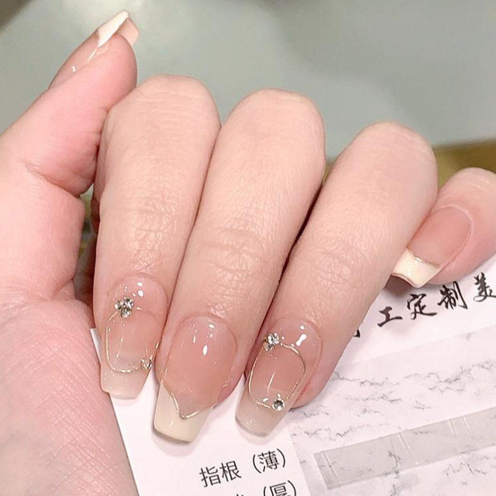 Manicura de Año Nuevo, 10 piezas de diamantes de perlas hechos a mano, arte de uñas portátil, parche de uñas Xiaohongshu, venta al por mayor