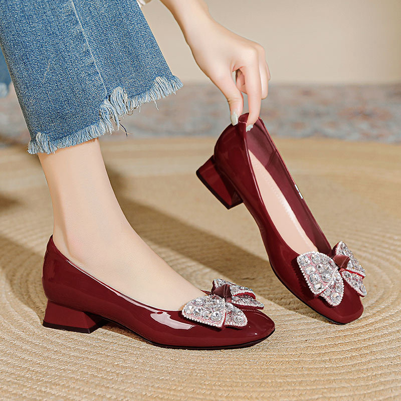 Low-Heeled Single Shoes for Women, Spring and Autumn, with Bowknot and Rhinestones, Chunky Heel, Red Wedding Shoes, Square-Toed High Heels, Early Spring 2026 Trending Keywords