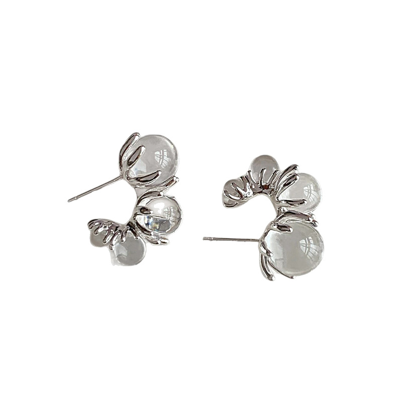 Oversized Sculptural Clear Acrylic Clip-on Earrings Modern Design_voghion.com