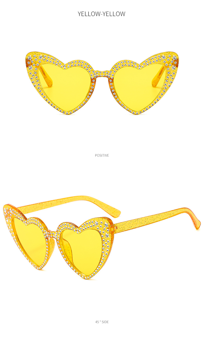 Occhiali da sole a cuore per donna eleganti con strass alla moda_voghion.com