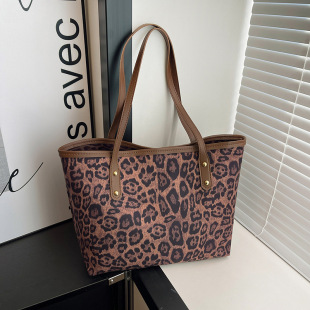 �W���͹Ŵ��������y����Ů�¿�С���|�Еr�Іμ�������ٴ����ذ�