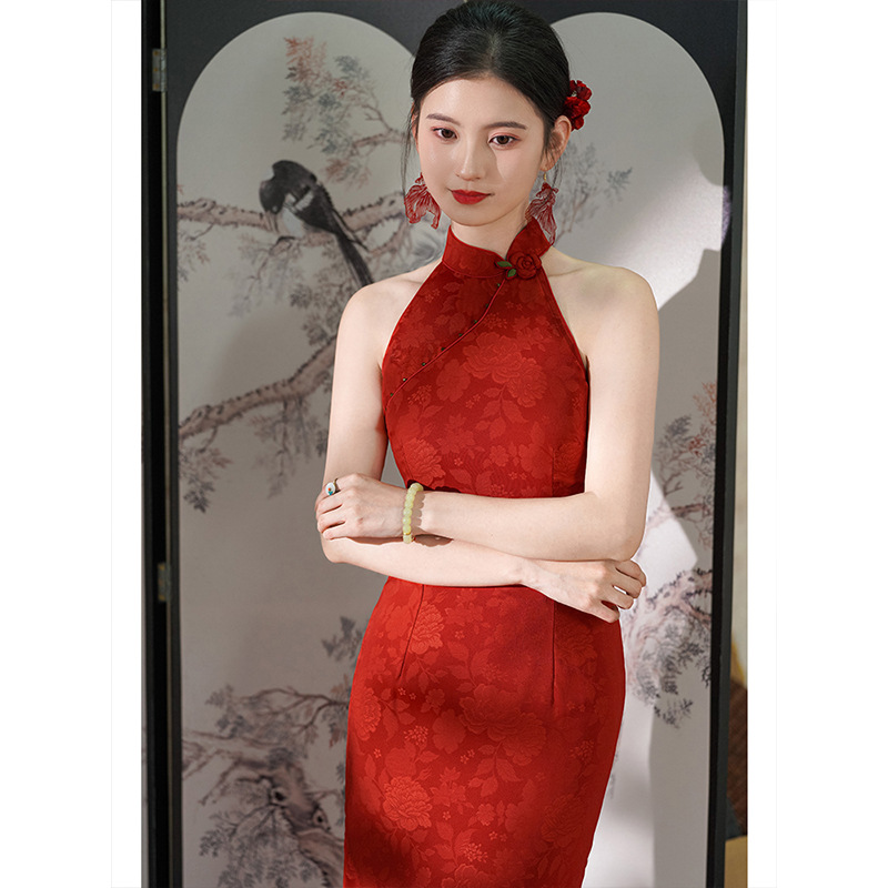 Red Cheongsam Women's New Chinese 2025 New Engagement Wedding Toast Dress Sleeveless Sleeveless Young High-end Sense