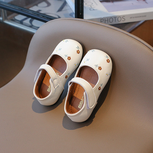 Children's small leather shoes, spring and autumn new model, national style for girls, flower princess shoes, suitable for middle-aged children, versatile single shoes, wholesale